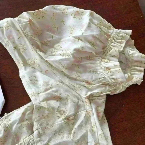 NWT Urban Outfitters white and yellow, puff sleeve milkmaid crop top; size XS - Picture 6 of 8